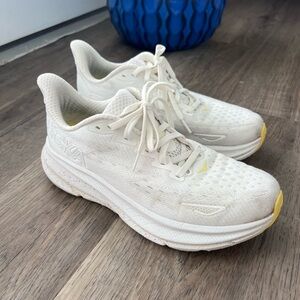 Hoka Clifton 9 Athletic Shoes